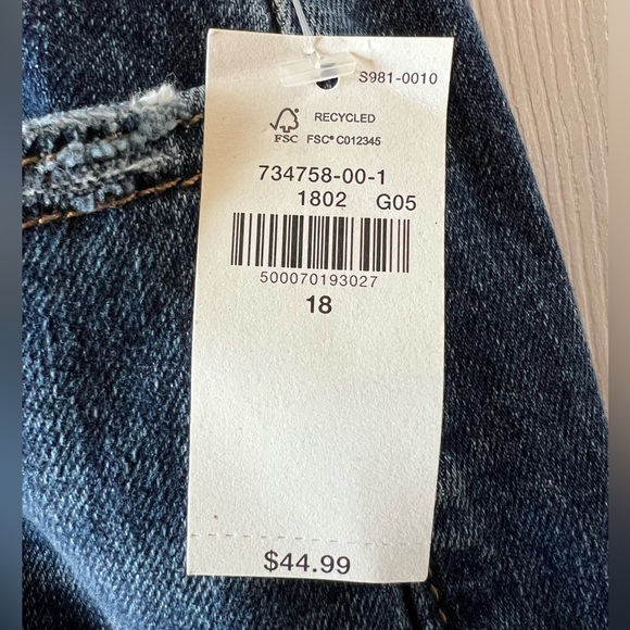 Midrise Boyfriend Jeans - NEW with tags - Picture 4 of 5